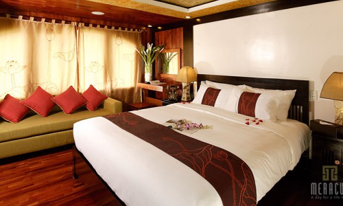Valentine Halong Cruise - Premium Cabin